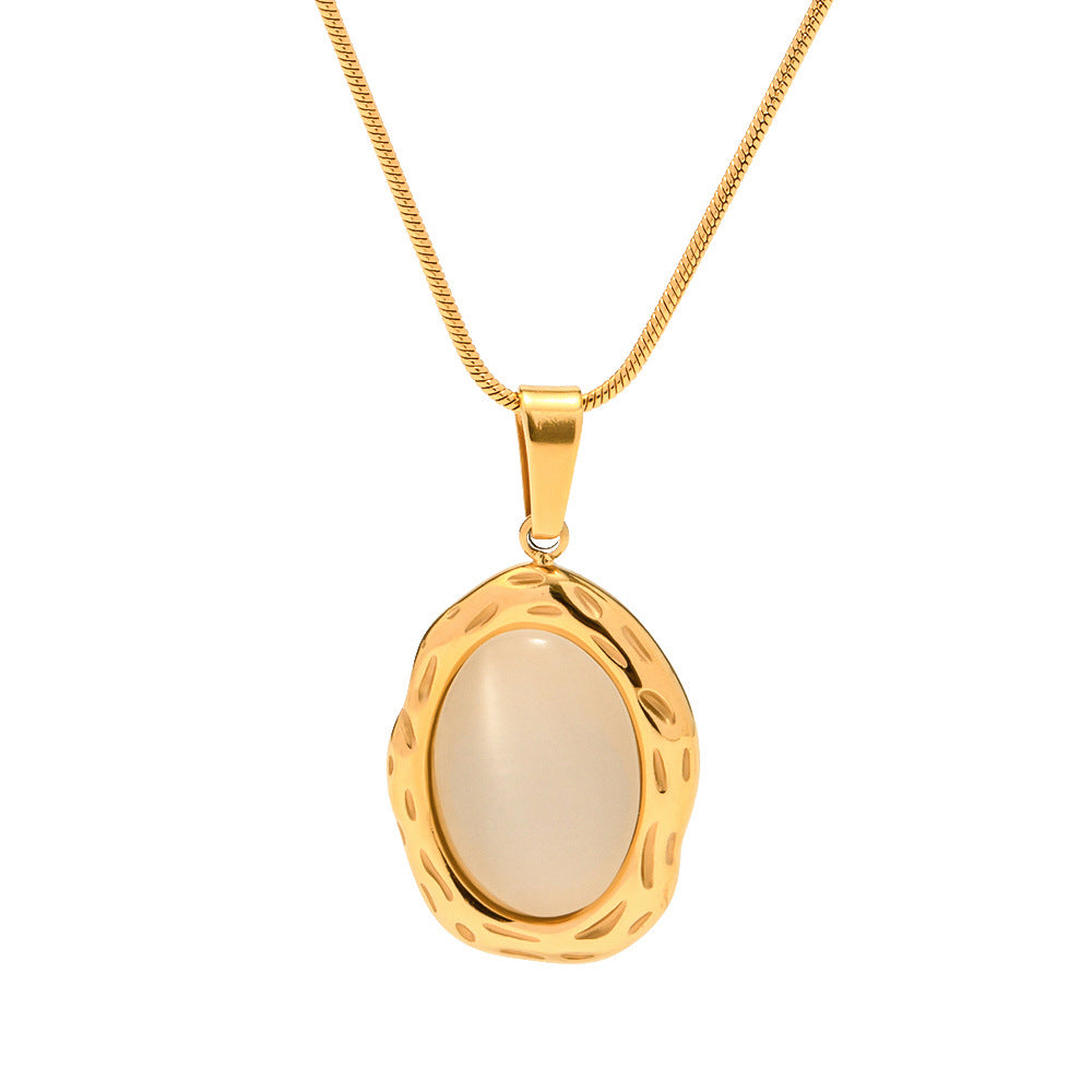 Oval Shap Necklace with White Gem